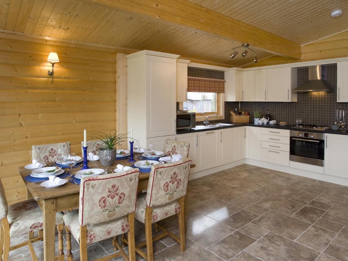 Cherbridge Lodges - Riverside Lodges, Short Lets Oxford Extérieur photo